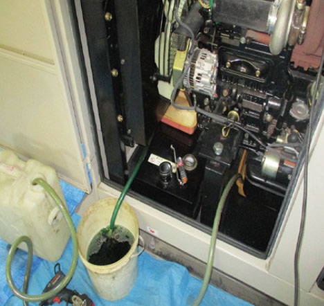 エンジン点検整備作業